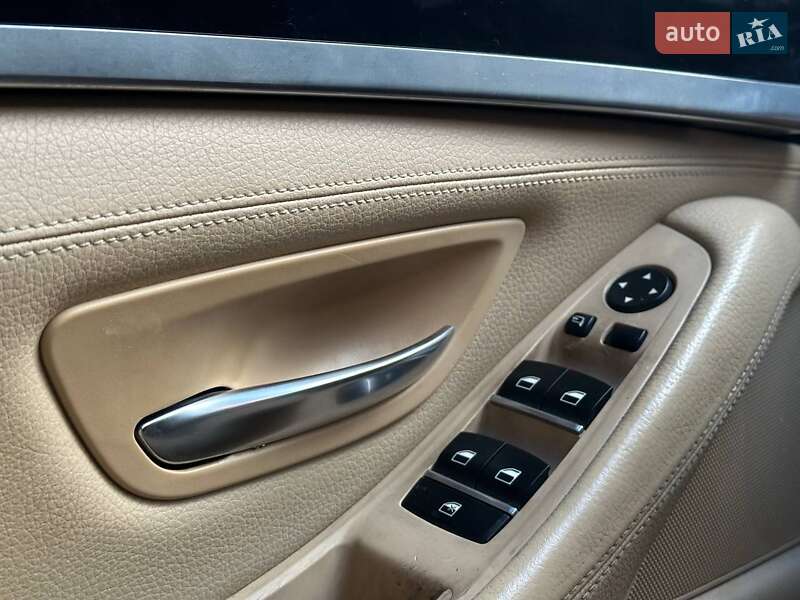 Седан BMW 5 Series 2010 в Нетешине