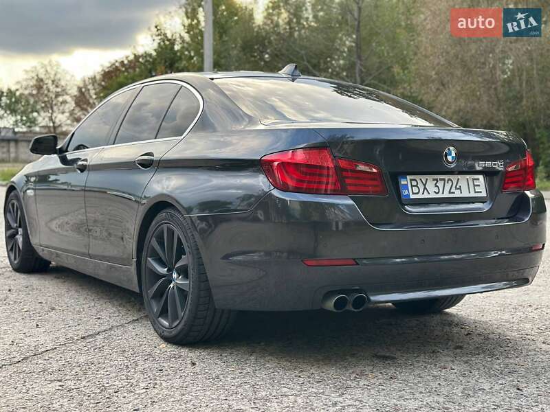 Седан BMW 5 Series 2010 в Нетешине