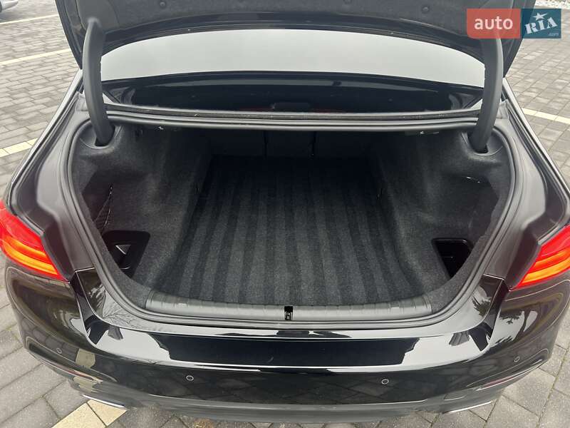 Седан BMW 5 Series 2017 в Мукачевому