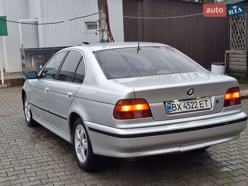 Седан BMW 5 Series 2000 в Черновцах