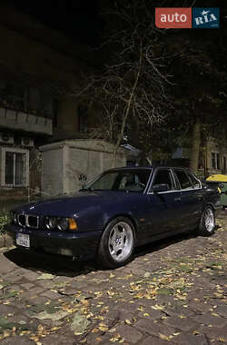 Седан BMW 5 Series 1994 в Одессе