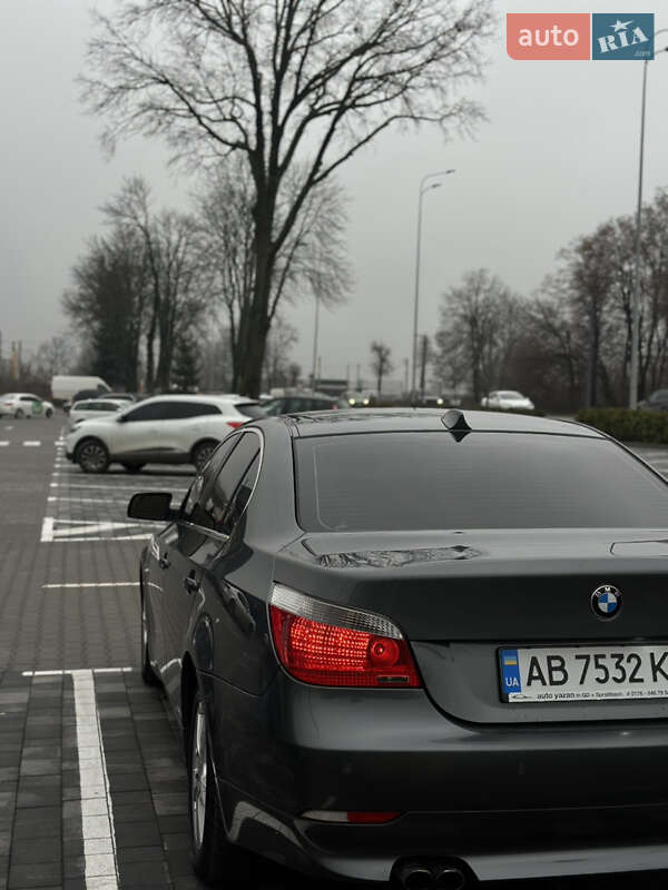 Седан BMW 5 Series 2004 в Виннице