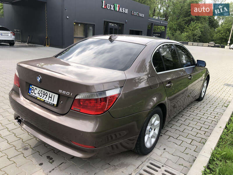 Седан BMW 5 Series 2004 в Львове