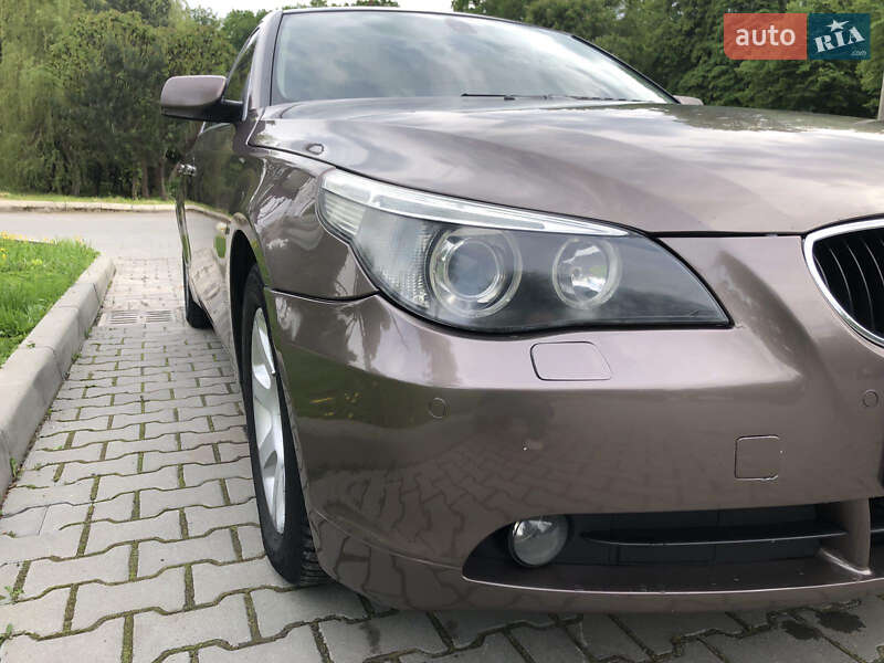 Седан BMW 5 Series 2004 в Львове
