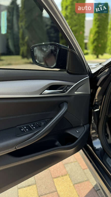 Седан BMW 5 Series 2017 в Мукачевому