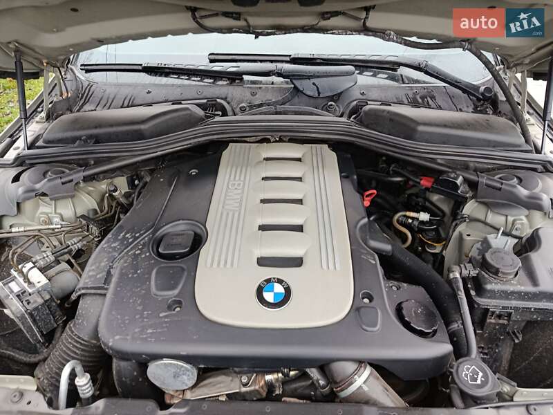 Седан BMW 5 Series 2004 в Смолином