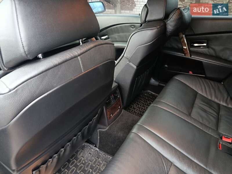 Седан BMW 5 Series 2004 в Смолином