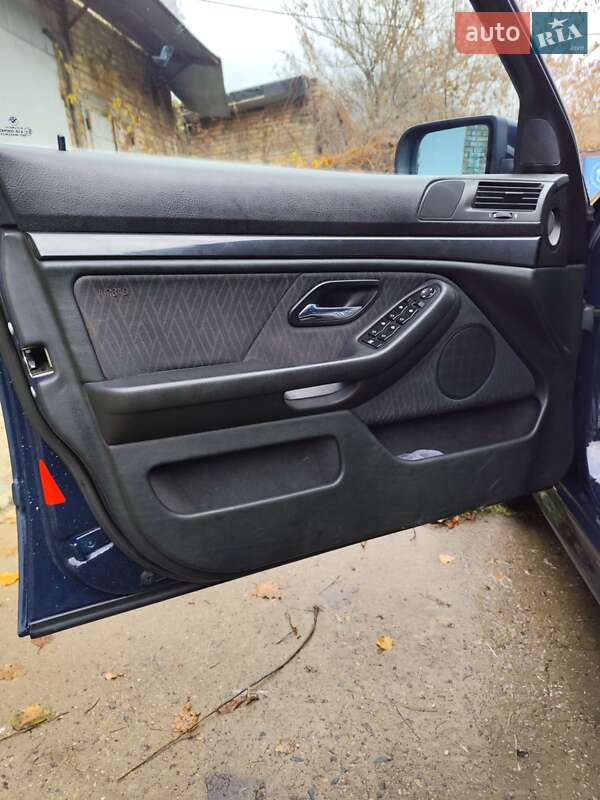 Седан BMW 5 Series 2001 в Киеве