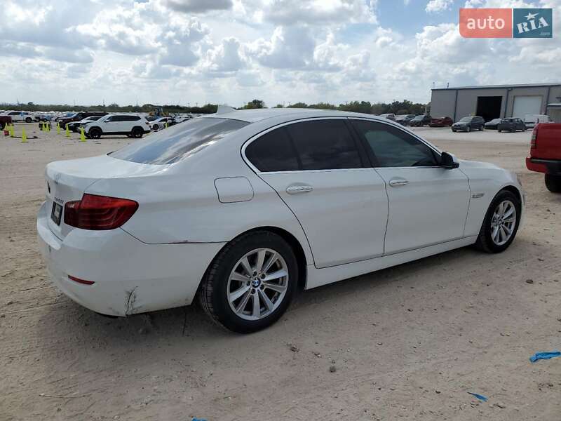 Седан BMW 5 Series 2015 в Дніпрі