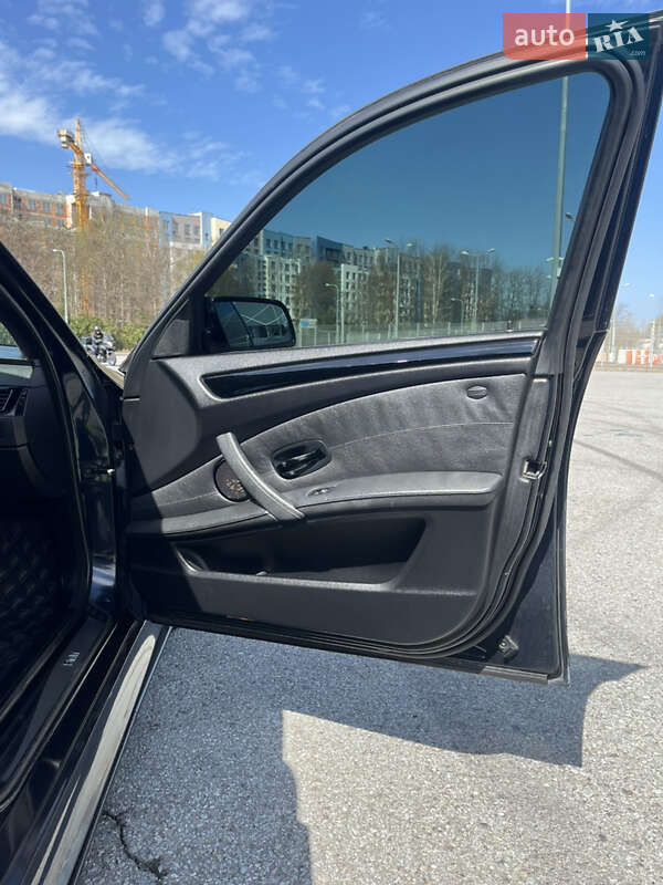 Седан BMW 5 Series 2007 в Львове