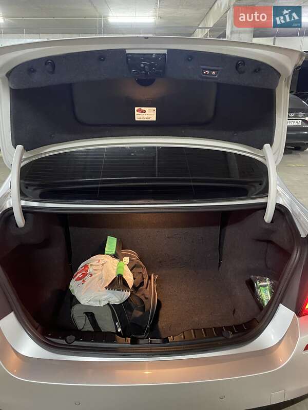 Седан BMW 5 Series 2010 в Дніпрі фото 31 Седан BMW 5 Series 2010 в Дніпрі