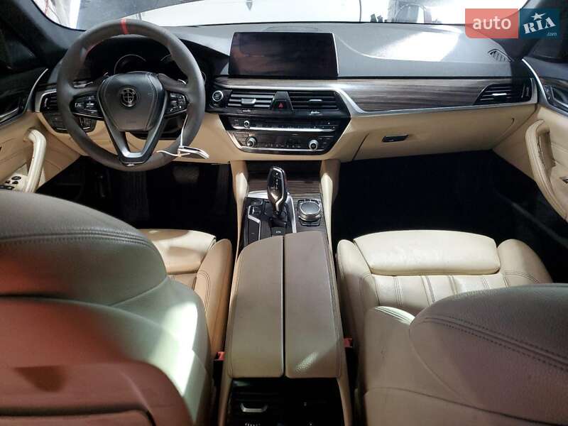 Седан BMW 5 Series 2017 в Ровно