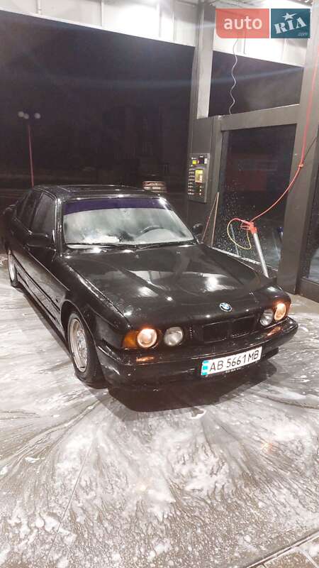 Седан BMW 5 Series 1994 в Вінниці