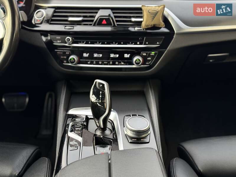 Седан BMW 5 Series 2021 в Мукачево