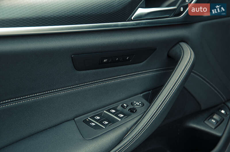 Седан BMW 5 Series 2022 в Миколаєві