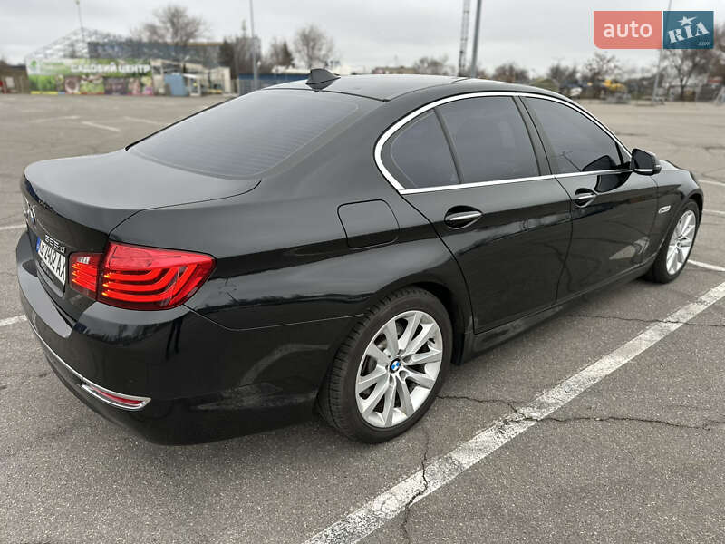 Седан BMW 5 Series 2015 в Дніпрі