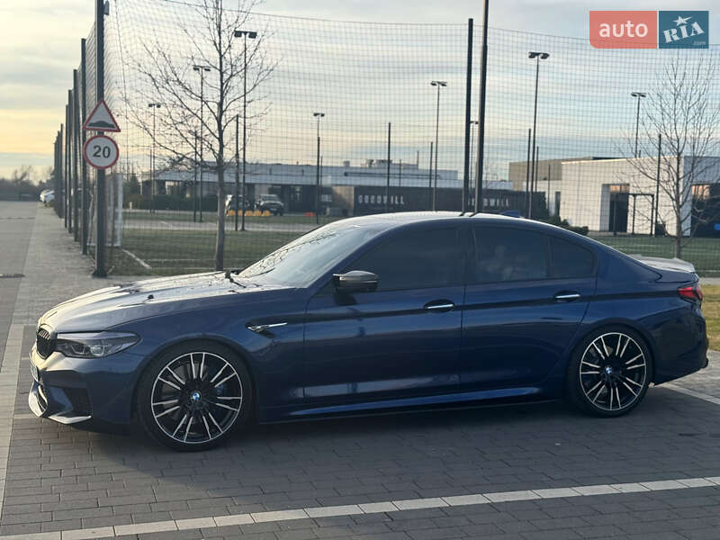 Седан BMW 5 Series 2017 в Мукачево