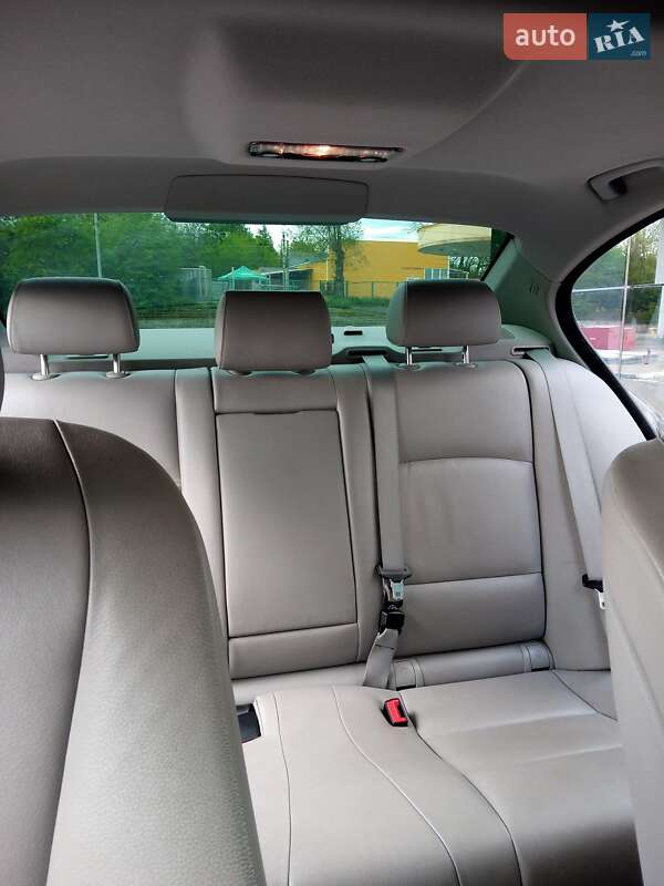 Седан BMW 5 Series 2012 в Запоріжжі