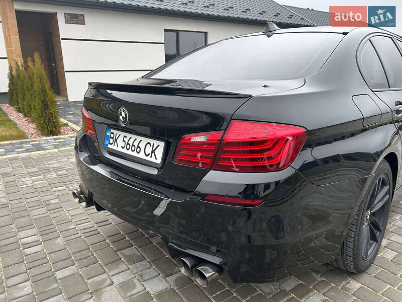 Седан BMW 5 Series 2013 в Вараше