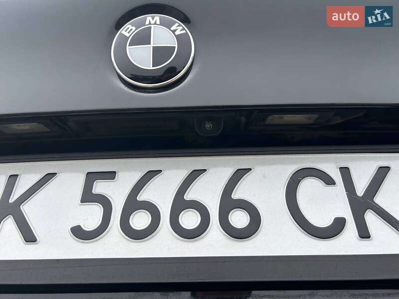 Седан BMW 5 Series 2013 в Вараше