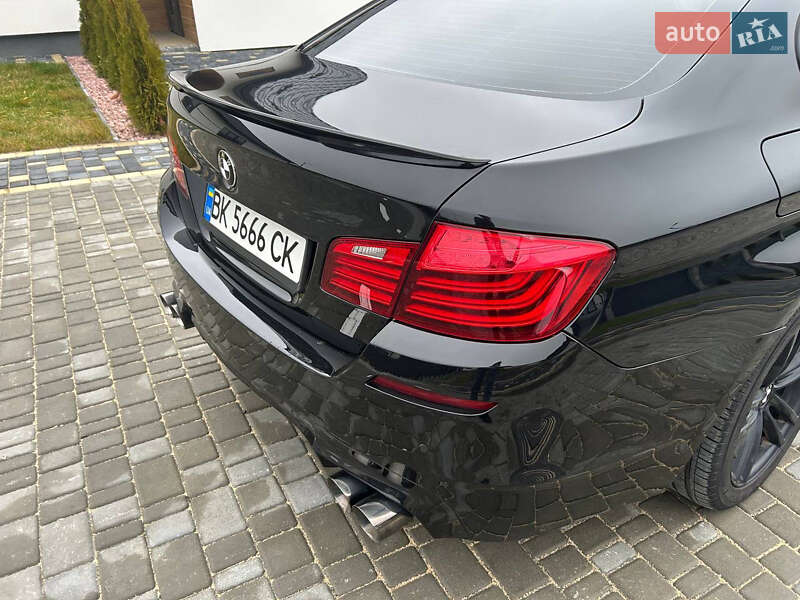 Седан BMW 5 Series 2013 в Вараше