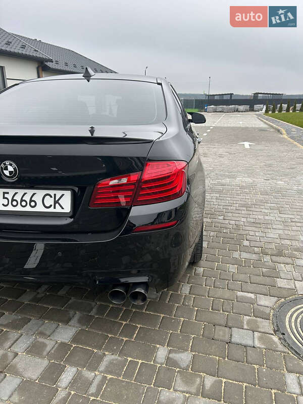 Седан BMW 5 Series 2013 в Вараше