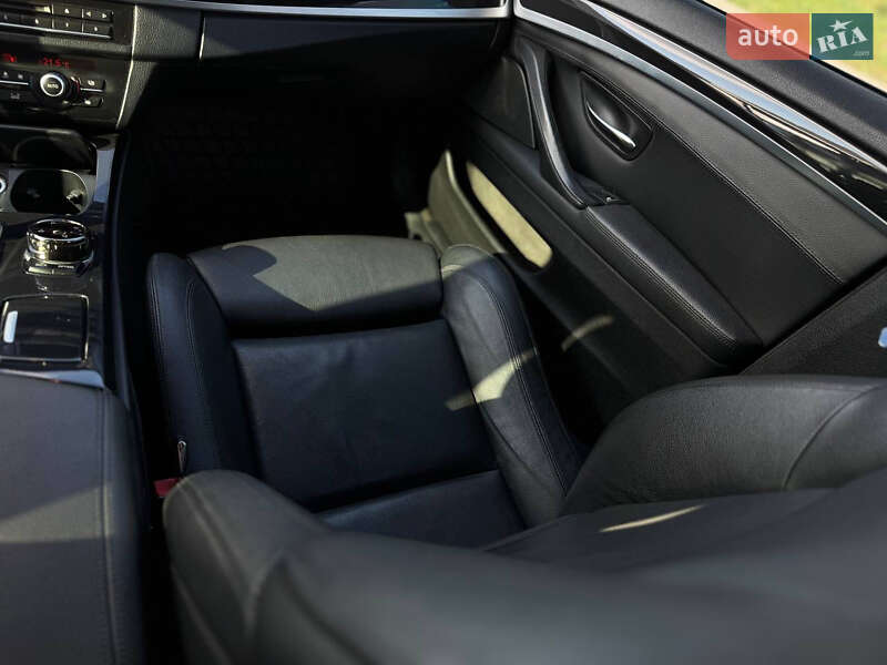 Седан BMW 5 Series 2013 в Вараше