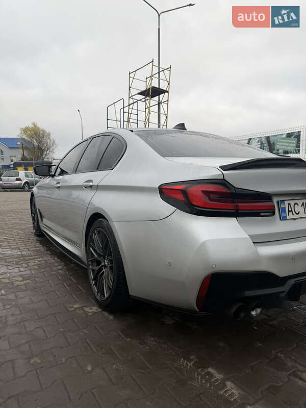 Седан BMW 5 Series 2018 в Нововолинську