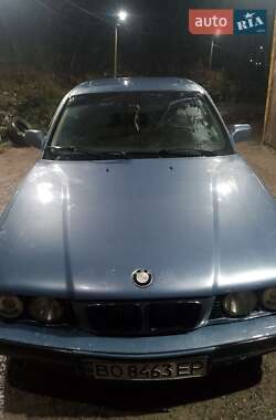 Седан BMW 5 Series 1989 в Городке