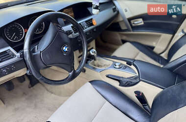 Седан BMW 5 Series 2004 в Новояворовске