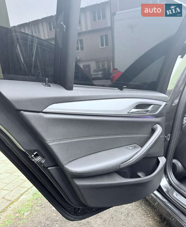 Седан BMW 5 Series 2017 в Львове