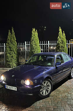 Седан BMW 5 Series 1990 в Сарнах