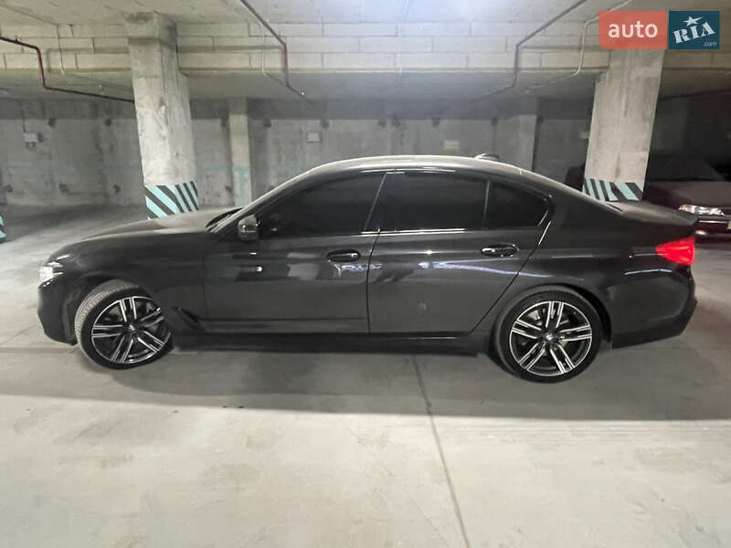Седан BMW 5 Series 2017 в Львове
