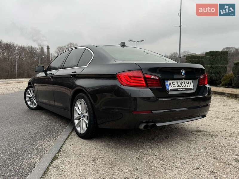 Седан BMW 5 Series 2011 в Днепре