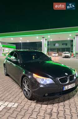 Седан BMW 5 Series 2004 в Рокитному