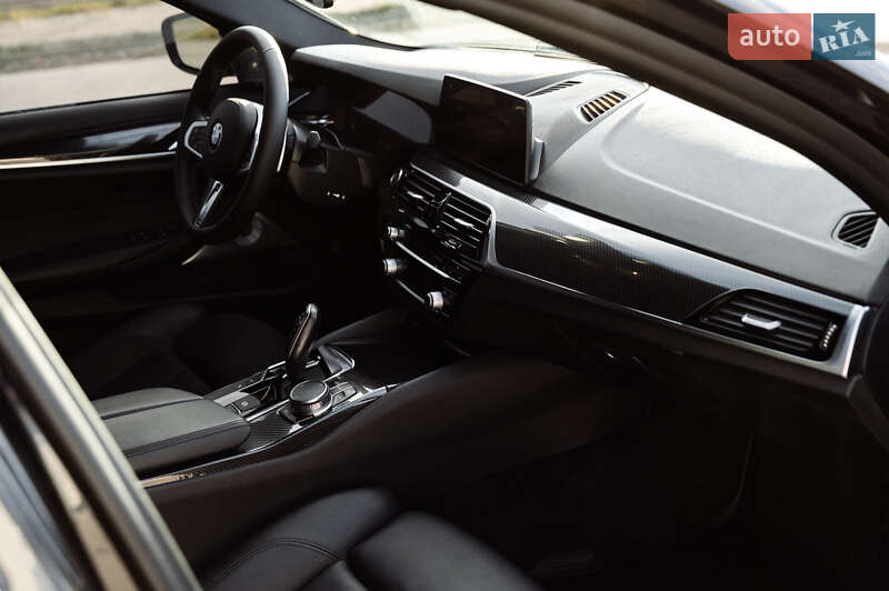 Седан BMW 5 Series 2018 в Тернополі