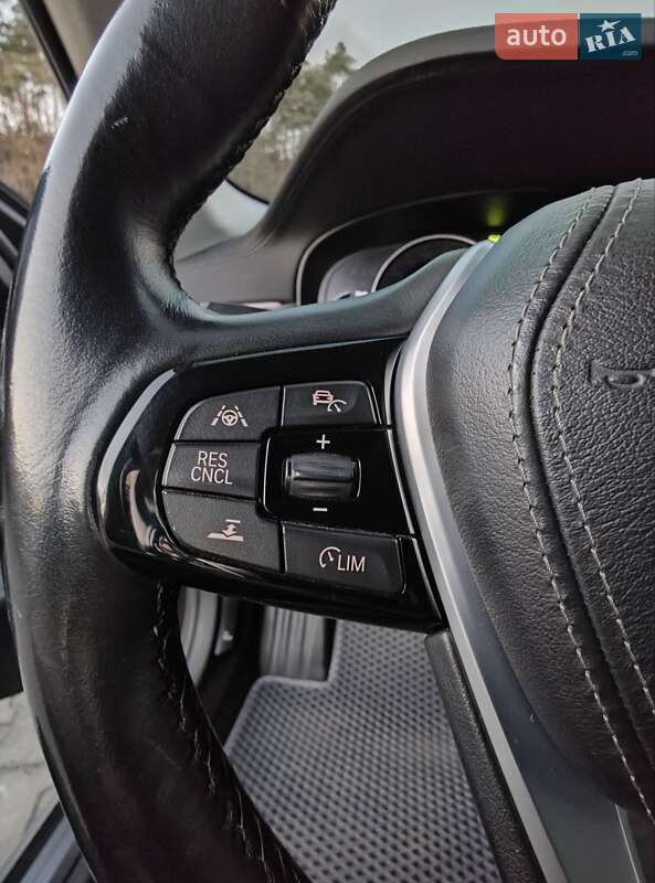 Седан BMW 5 Series 2017 в Львові фото 37 Седан BMW 5 Series 2017 в Львові