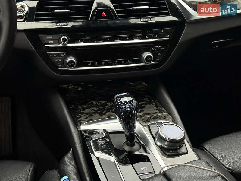 Седан BMW 5 Series 2017 в Запорожье