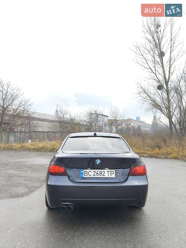 Седан BMW 5 Series 2004 в Львові