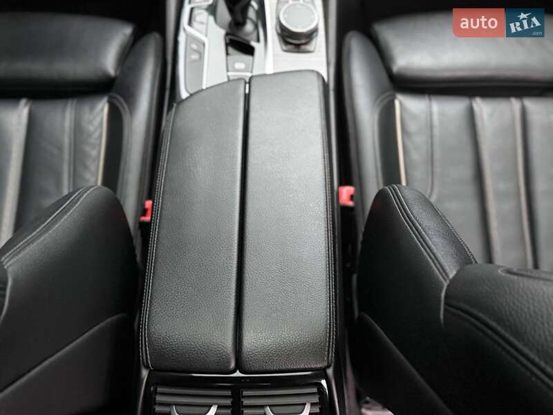 Седан BMW 5 Series 2018 в Житомире