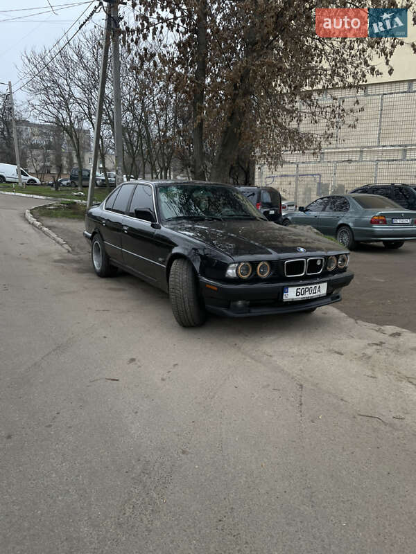 Седан BMW 5 Series 1988 в Кропивницком