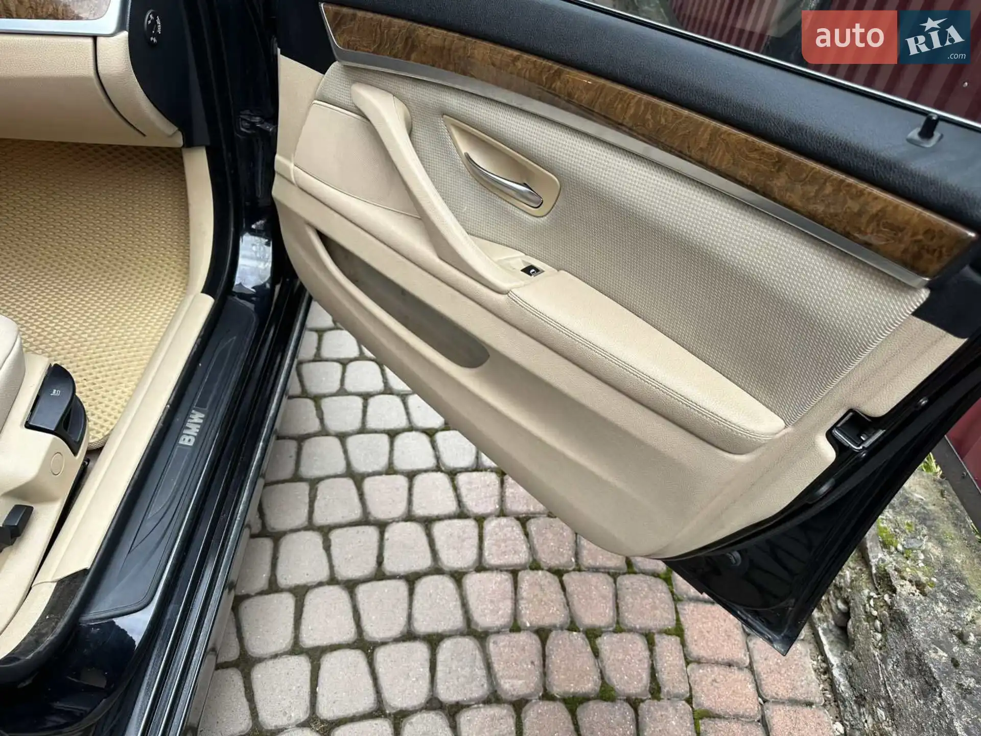 2011 BMW 5er - мініатюра 2