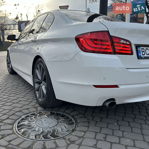 Седан BMW 5 Series 2011 в Львові