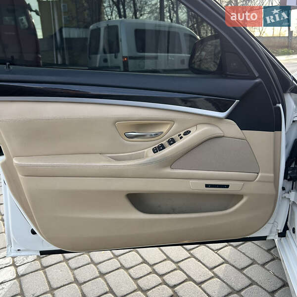 Седан BMW 5 Series 2011 в Львові