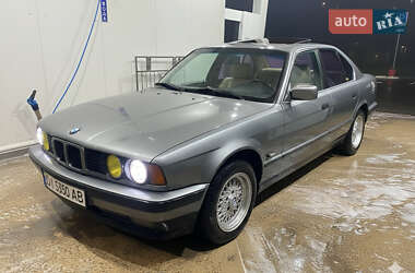 Седан BMW 5 Series 1991 в Шостке