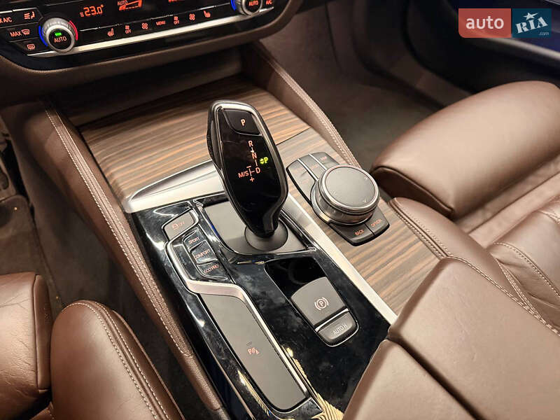 Седан BMW 5 Series 2017 в Києві фото 22 Седан BMW 5 Series 2017 в Києві