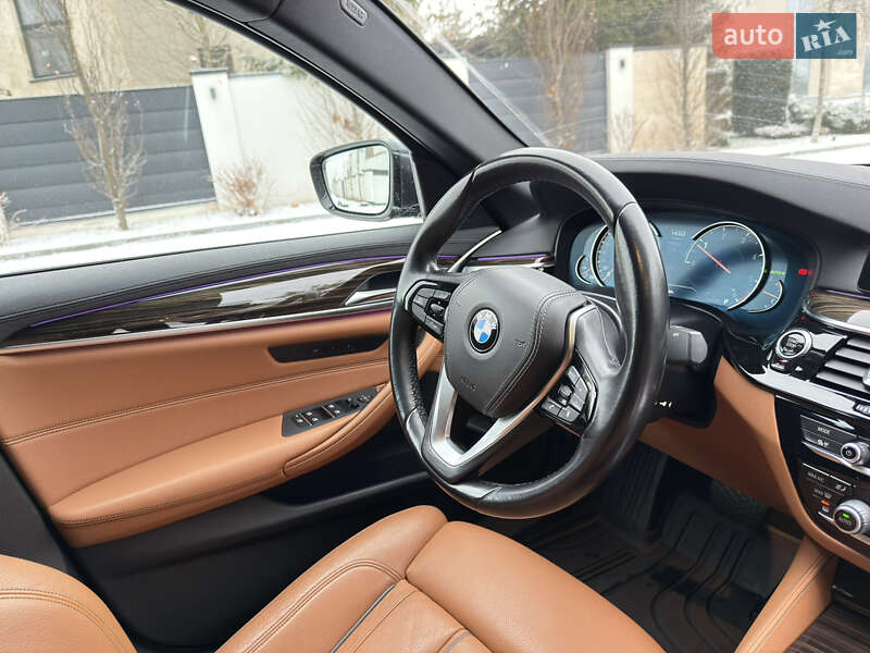 Седан BMW 5 Series 2017 в Львові