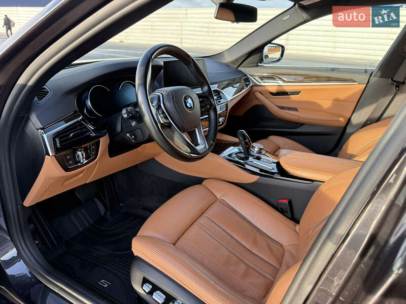 Седан BMW 5 Series 2017 в Львові