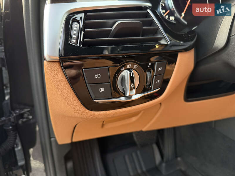 Седан BMW 5 Series 2017 в Львові