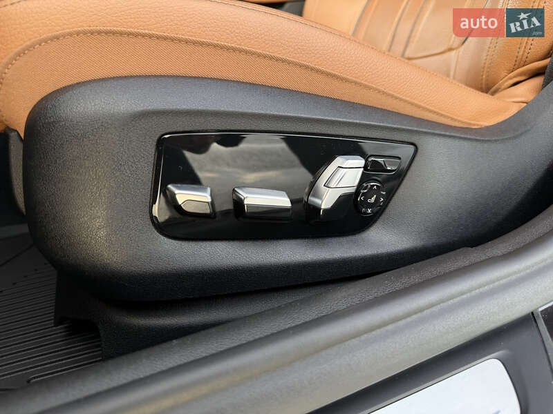 Седан BMW 5 Series 2017 в Львові